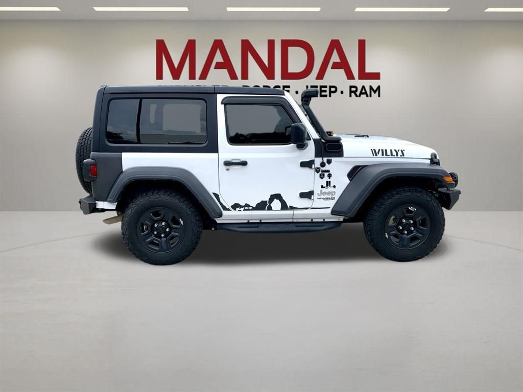 Used 2018 White Jeep Sport image 5