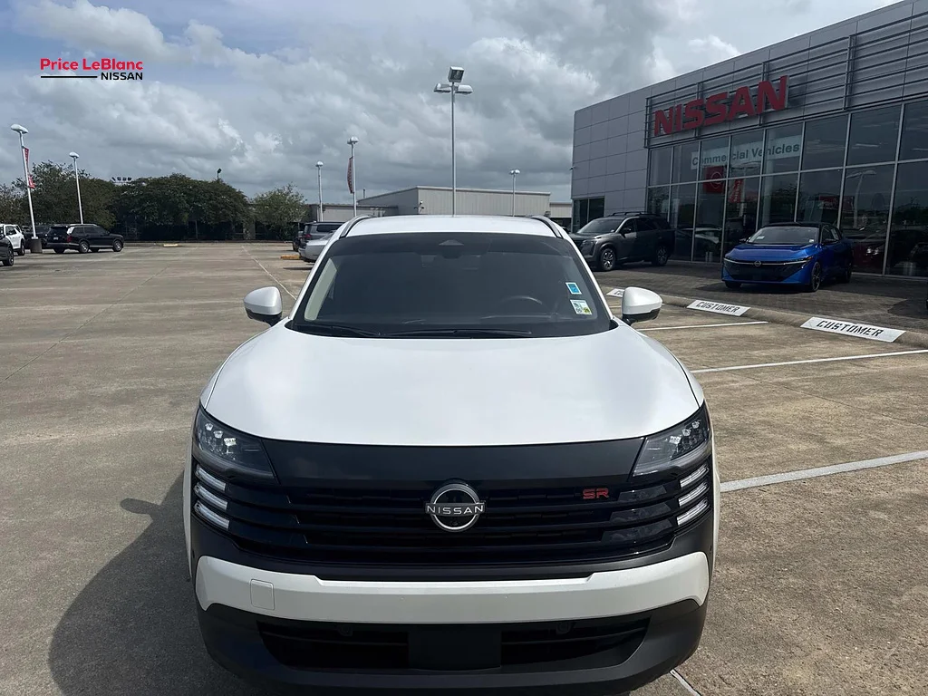 Certified Used 2025 Aspen White TriCoat Nissan SR image 2