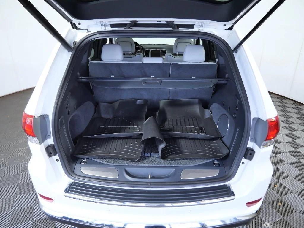 Used 2017 White Jeep Summit image 8