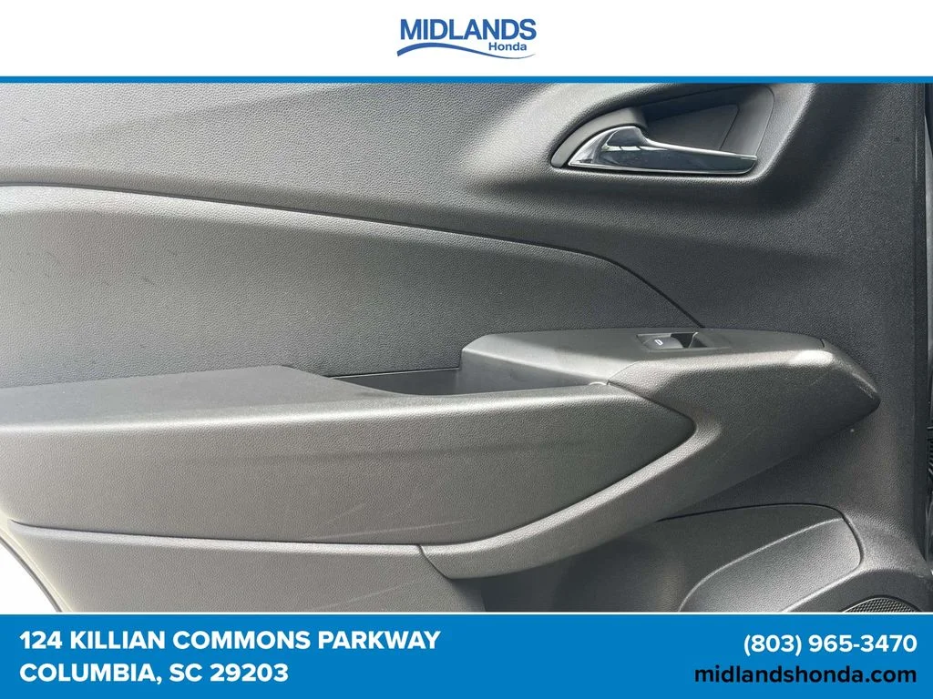 2025 Chevrolet Trax LT - Photo 12