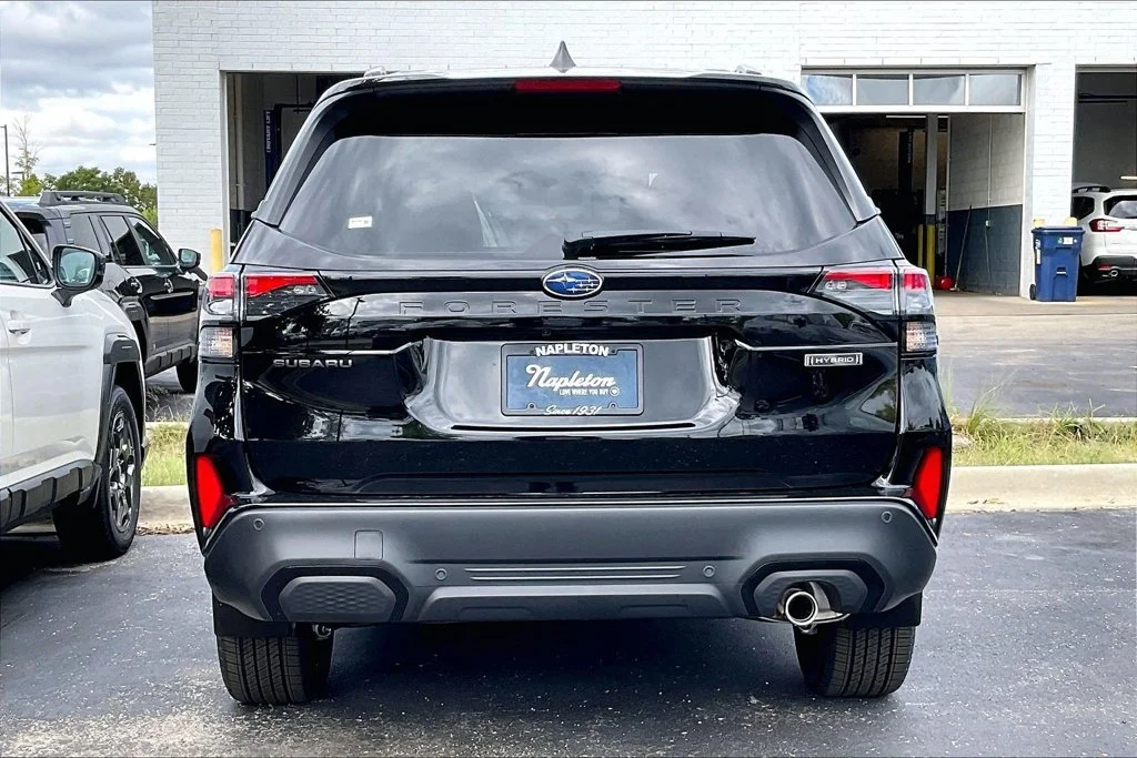 New 2026 CRYSTAL BLACK SILICA Subaru Touring Hybrid image 5