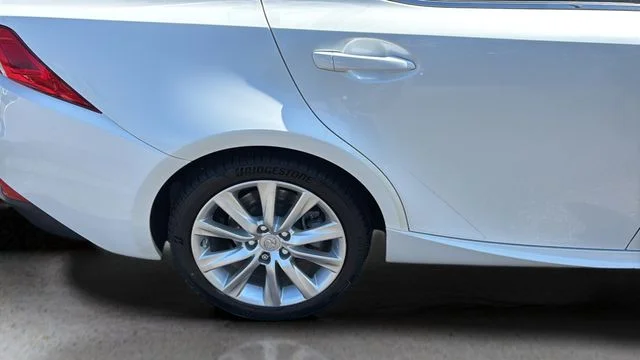 Used 2014  Lexus 250 image 36