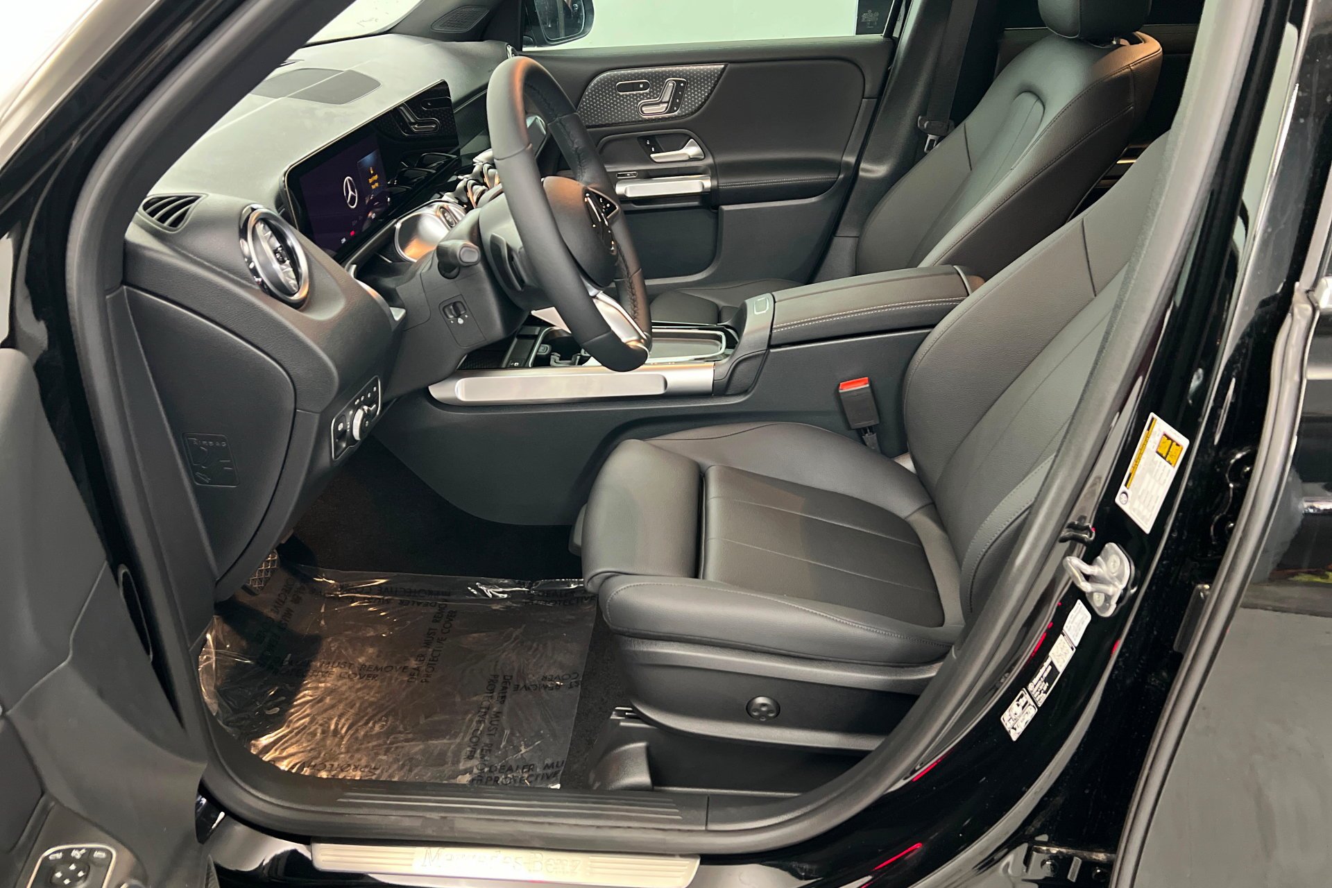 New 2026 Night Black Mercedes-Benz GLB 250 image 18