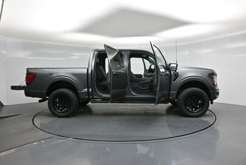 New 2026 Gray Ford XLT image 4