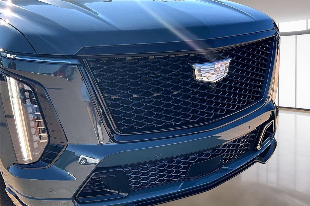 Used 2025 Green Cadillac V-Series image 31