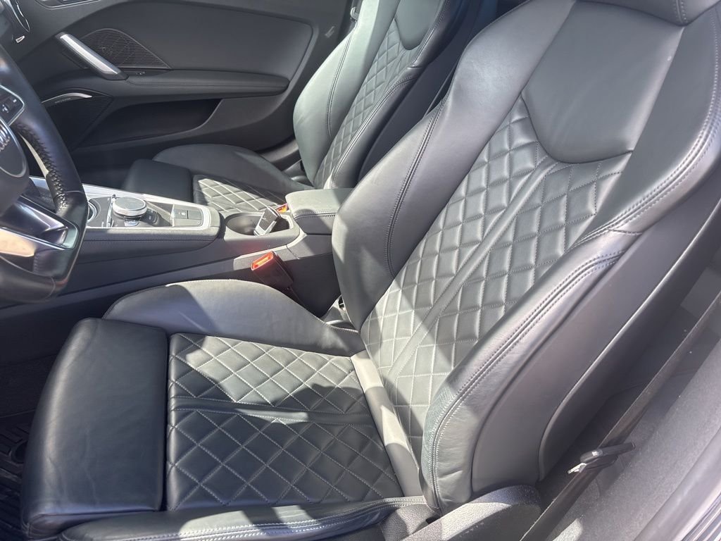 Used 2016  Audi 2.0T image 4