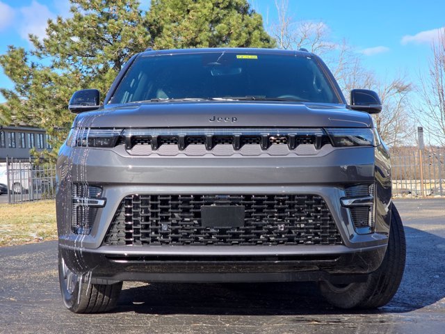 New 2026 Baltic-Gray Metallic Clear-Coat Exterior Paint Jeep Limited Altitude image 3