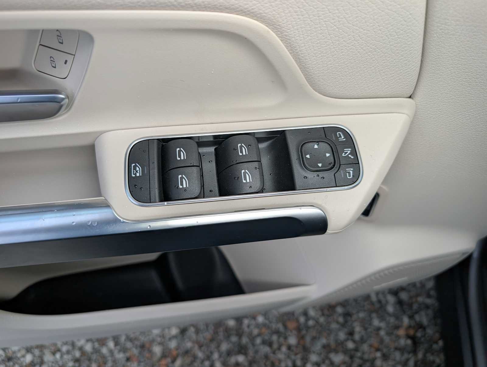 New 2026 Mountain Grey Metallic Mercedes-Benz GLB 250 image 30