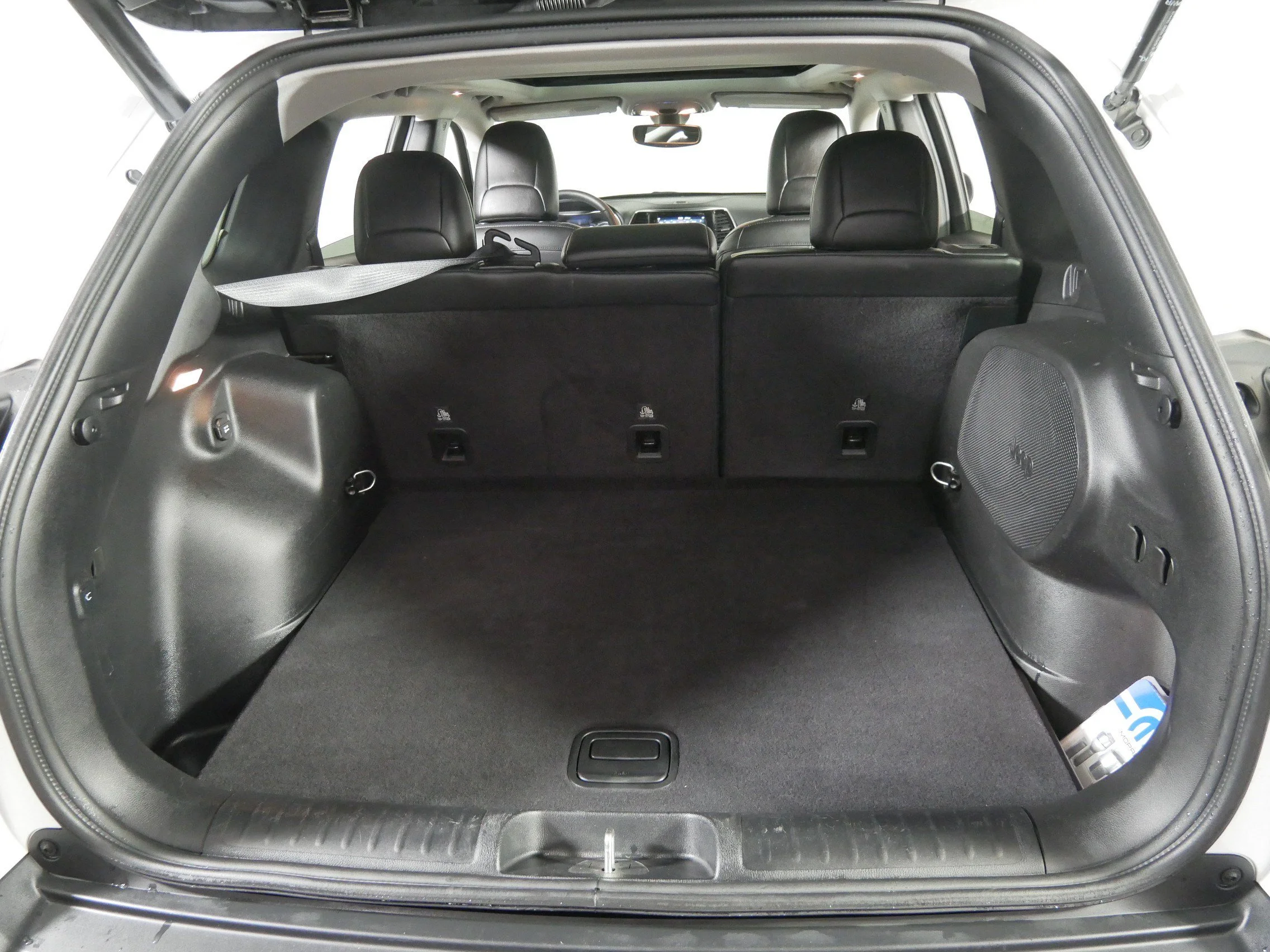 Used 2019 Bright White Clearcoat Jeep Limited image 18