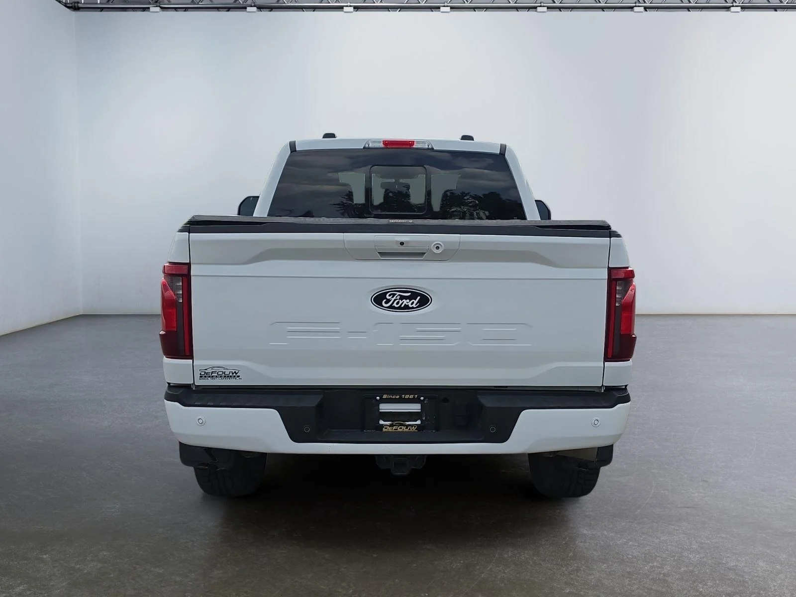 Used 2024 Oxford White Ford XLT image 4