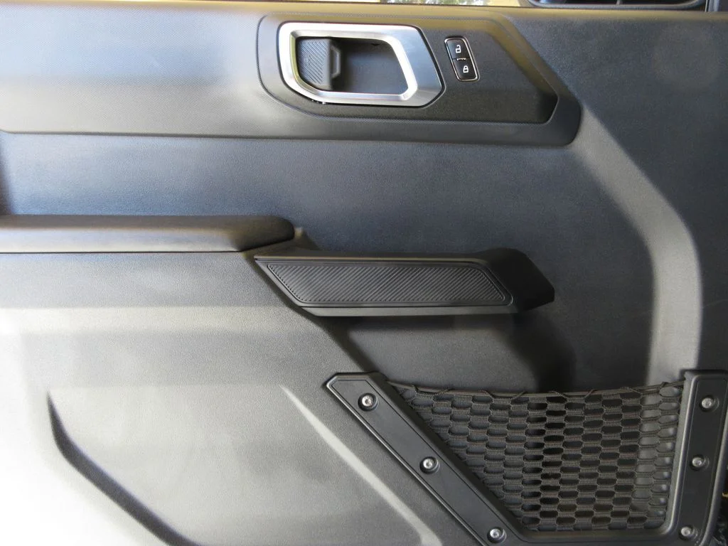 2025 Ford Bronco 4-Door Base - Photo 10