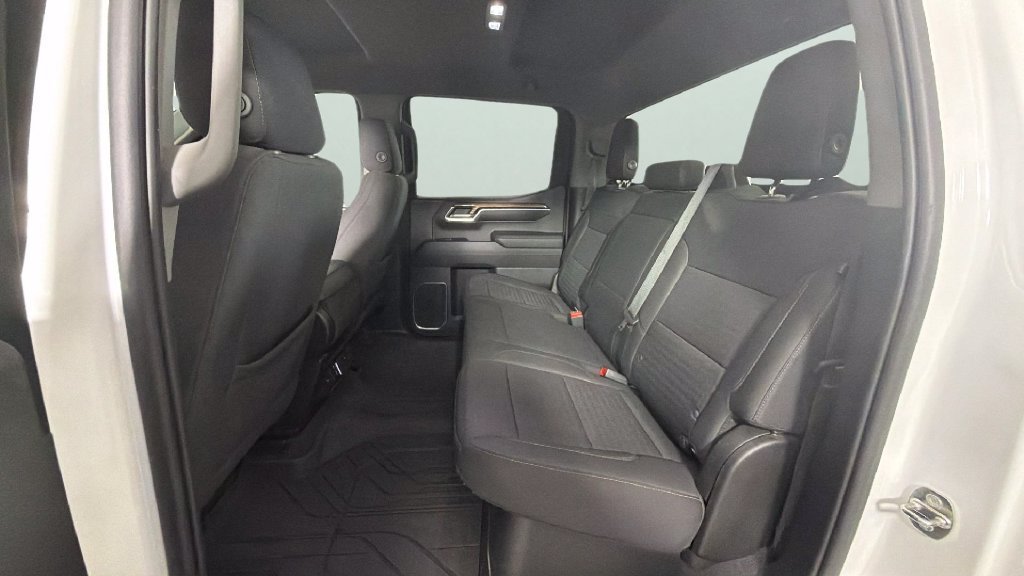 Used 2022 SUMMIT WHITE Chevrolet LT image 26