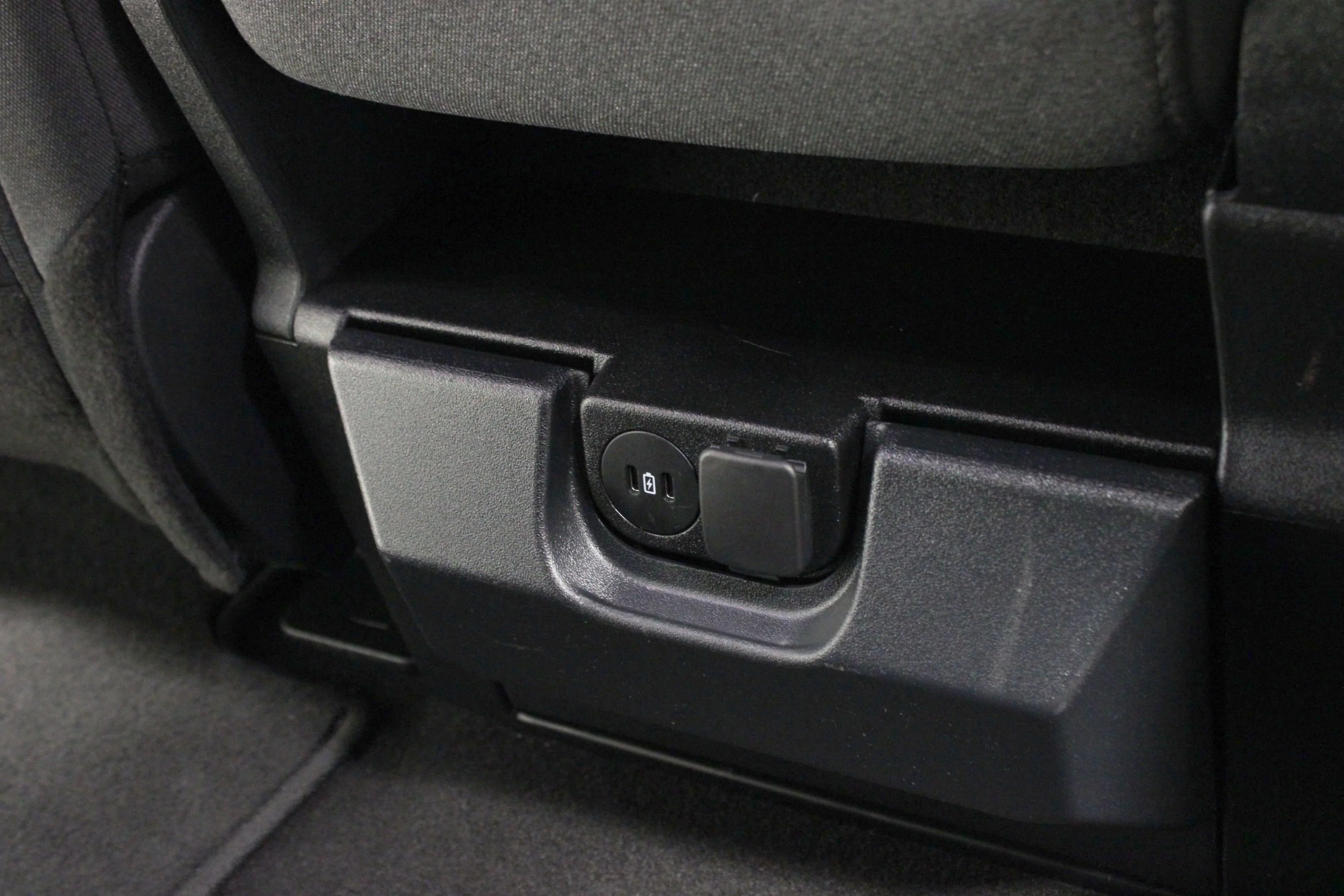 Used 2025 Agate Black Metallic Ford XLT image 17