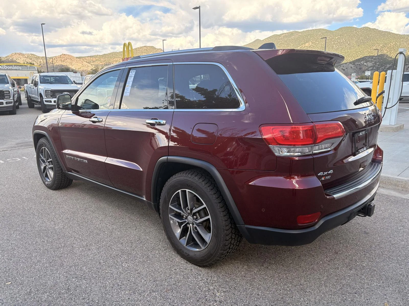 Used 2018 Velvet Red Pearlcoat Jeep Limited image 3