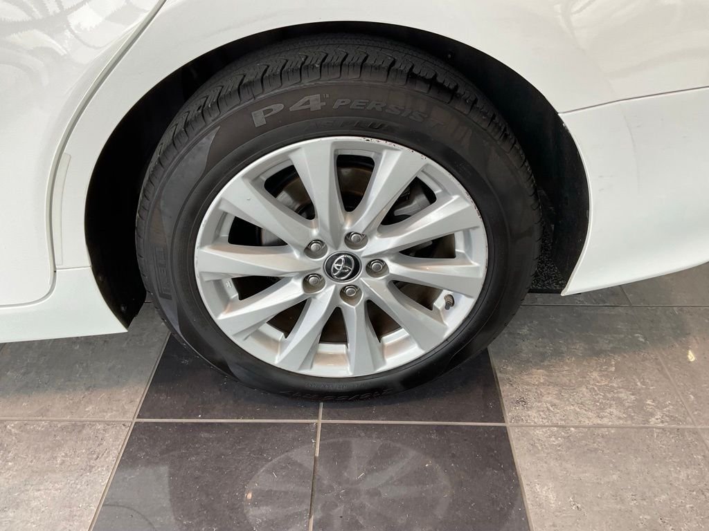 Used 2019 White Toyota LE image 7