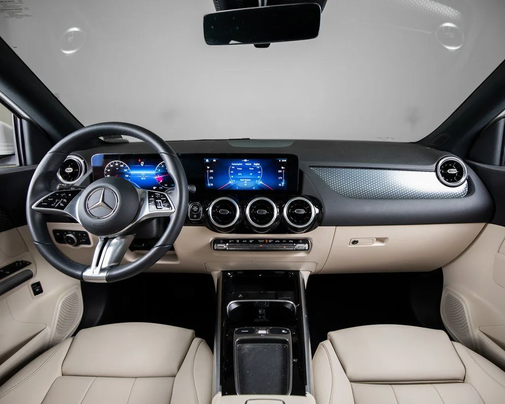 Certified Used 2025  Mercedes-Benz GLA 250 image 7