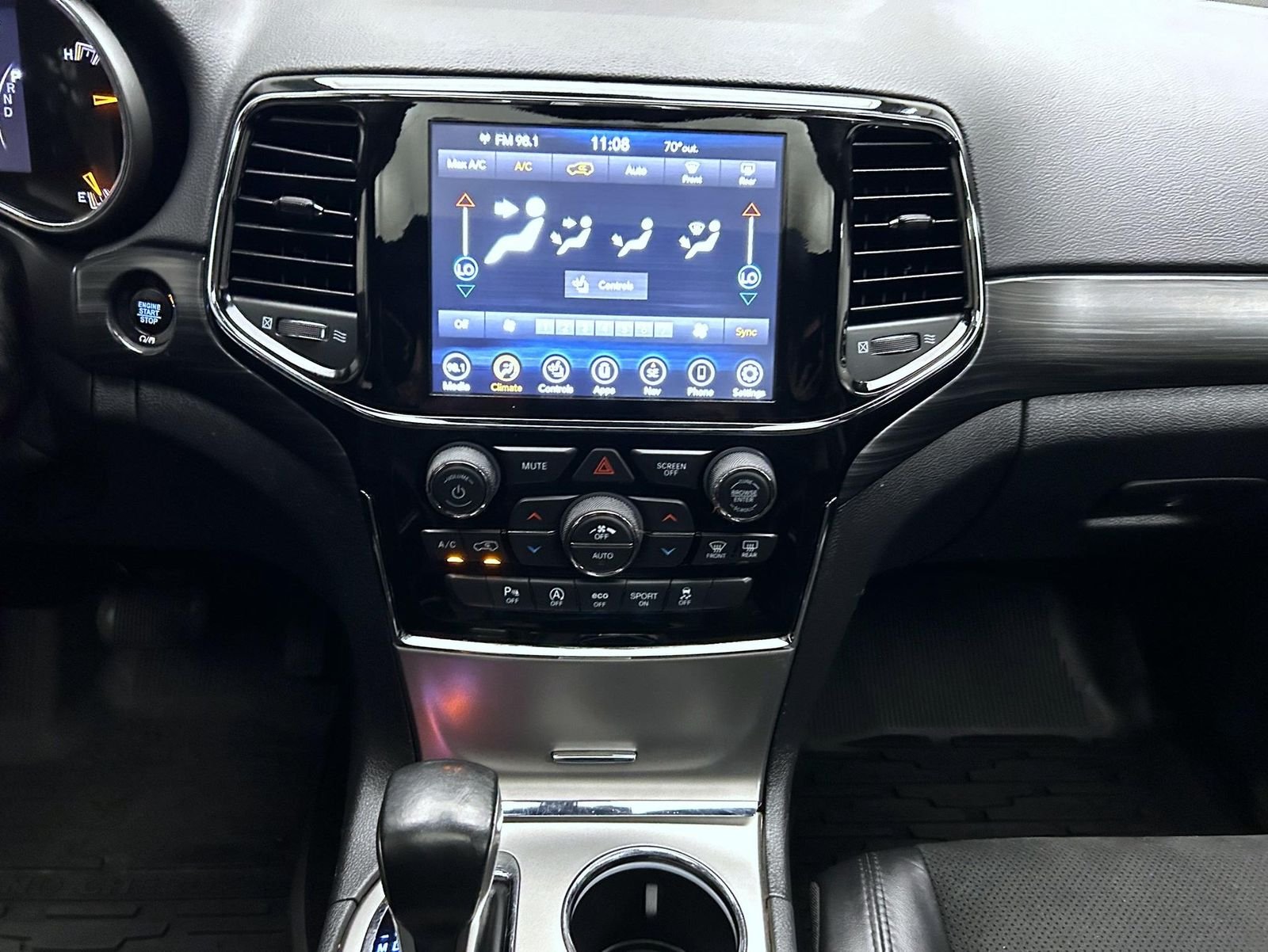 Used 2019 Gray Jeep Altitude image 13