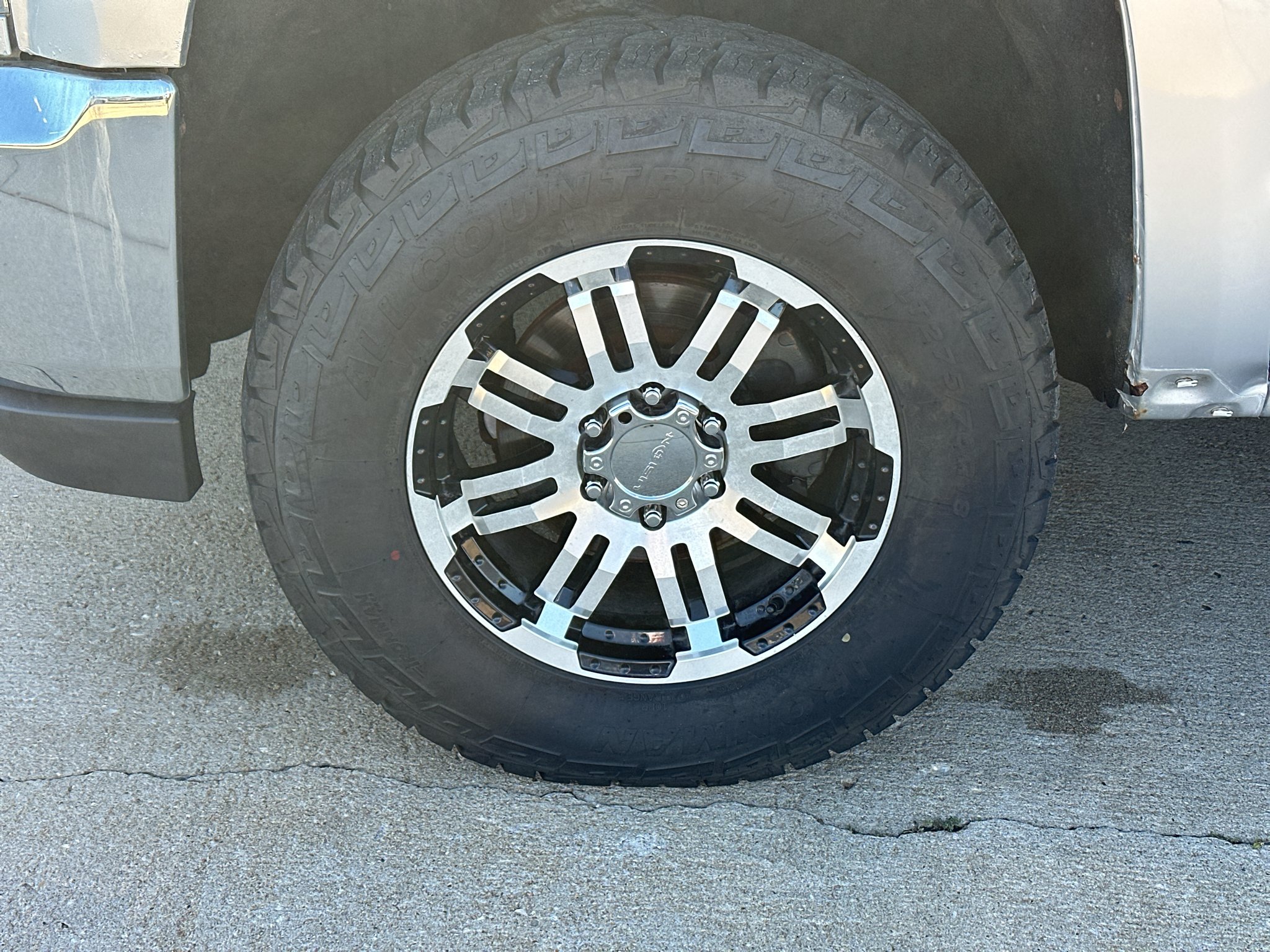 Used 2018 Silver Ice Metallic Chevrolet Work Truck image 6
