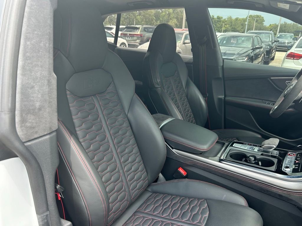 Used 2024  Audi 4.0T image 32