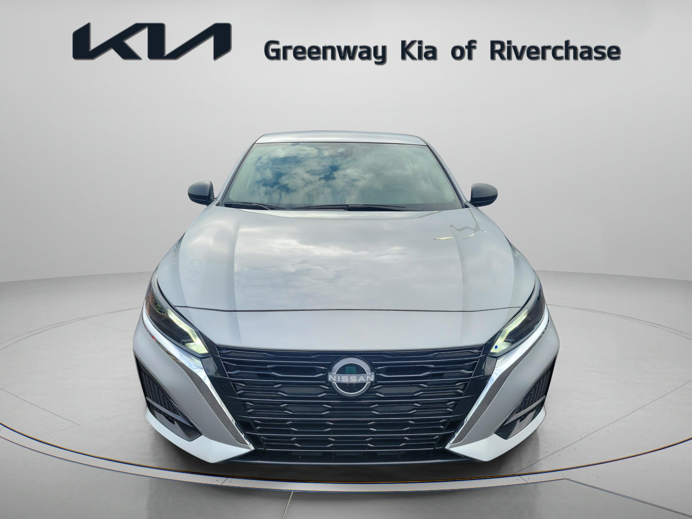 Used 2025 Brilliant Silver Metallic Nissan 2.5 SV image 2