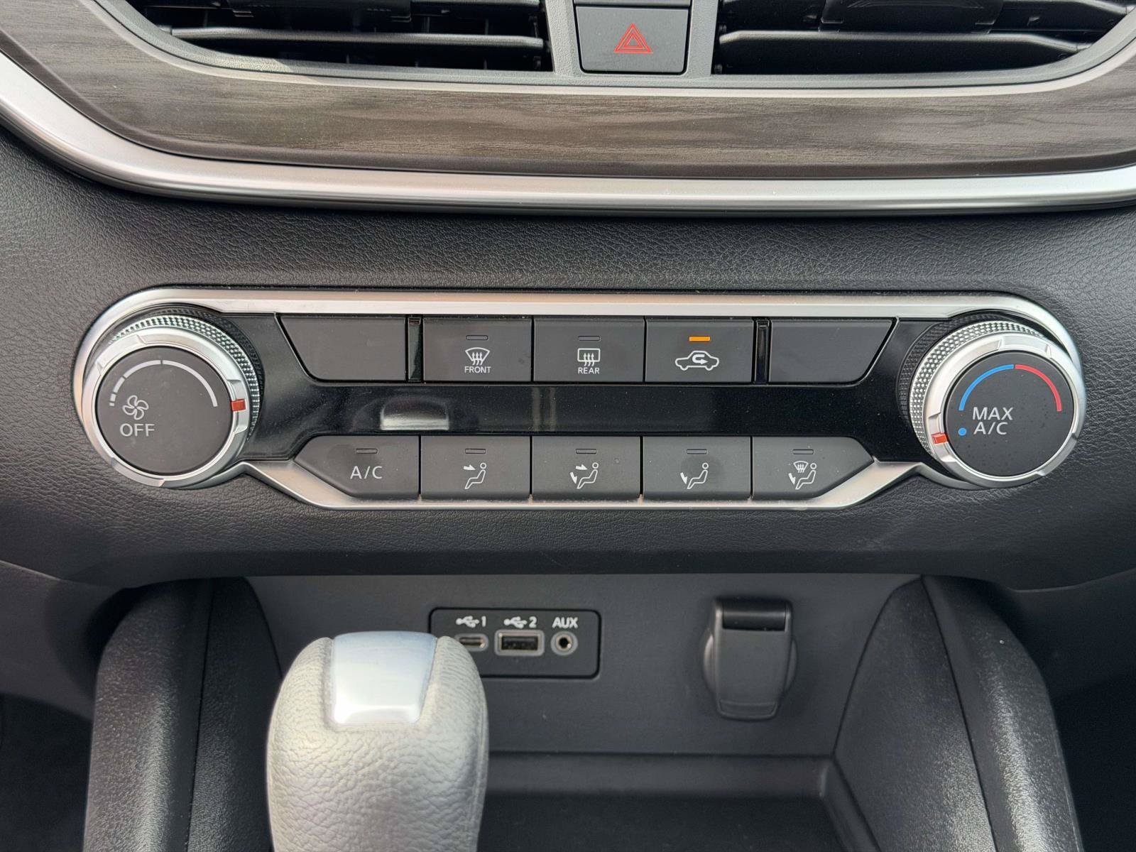 Used 2026 Glacier White Nissan SV image 22