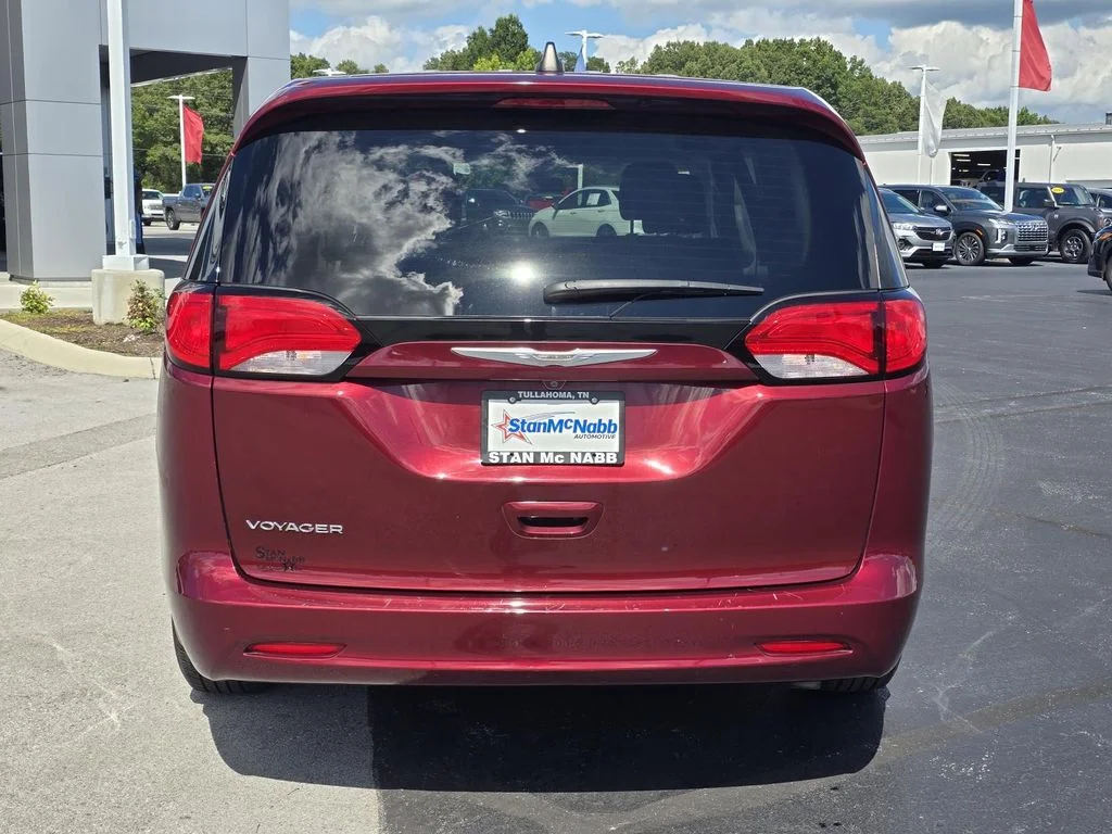 Used 2021 Velvet Red Pearlcoat Chrysler LX image 6