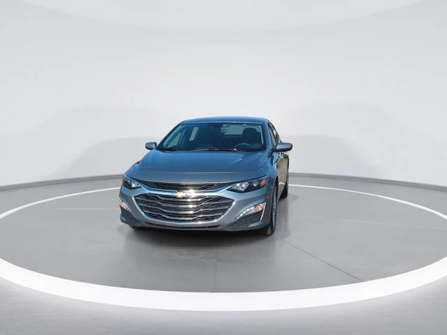 Used 2024 Gray Chevrolet LT image 3