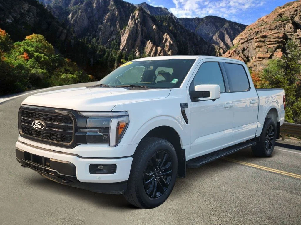 Used 2025 White Ford Lariat image 5