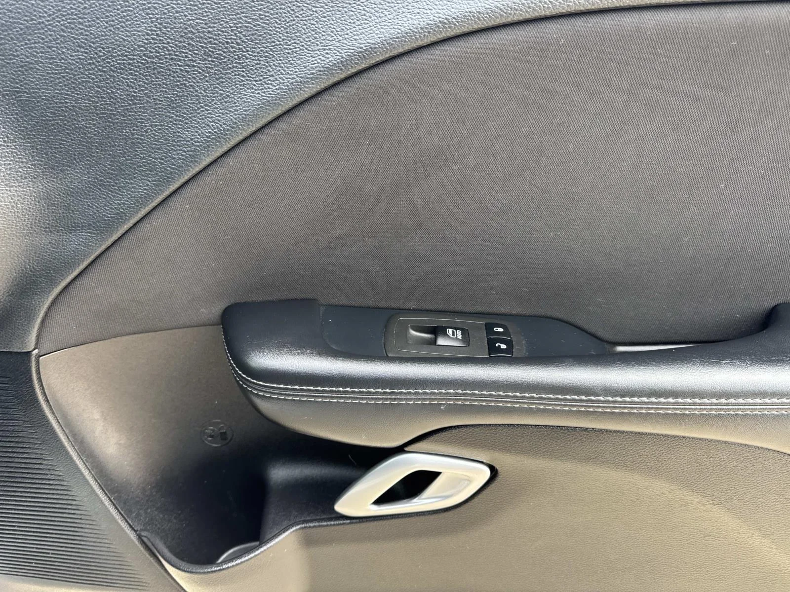 Used 2022 Triple Nickel Clearcoat Dodge SXT image 14