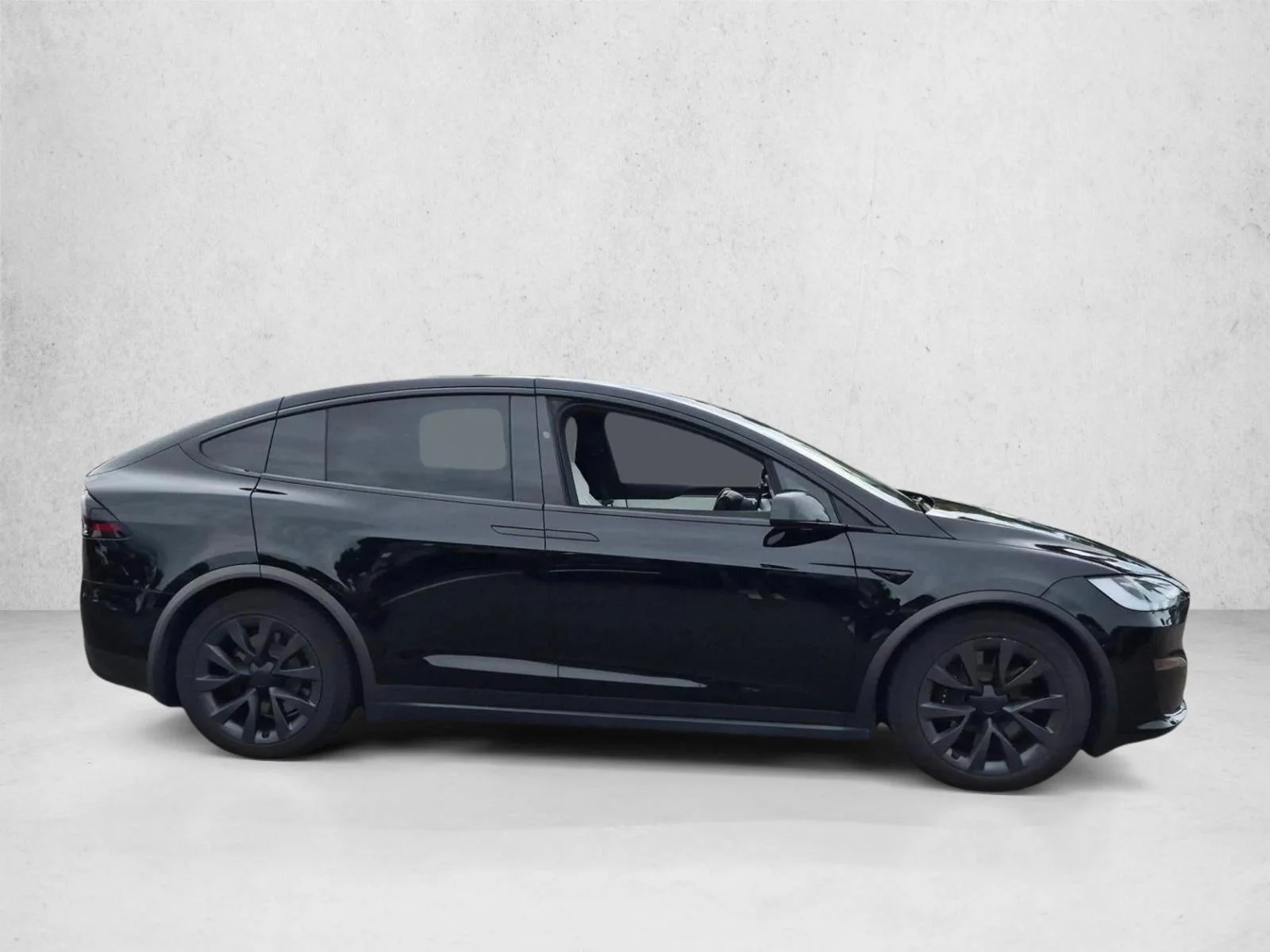 Used 2022 Black Tesla Plaid image 4