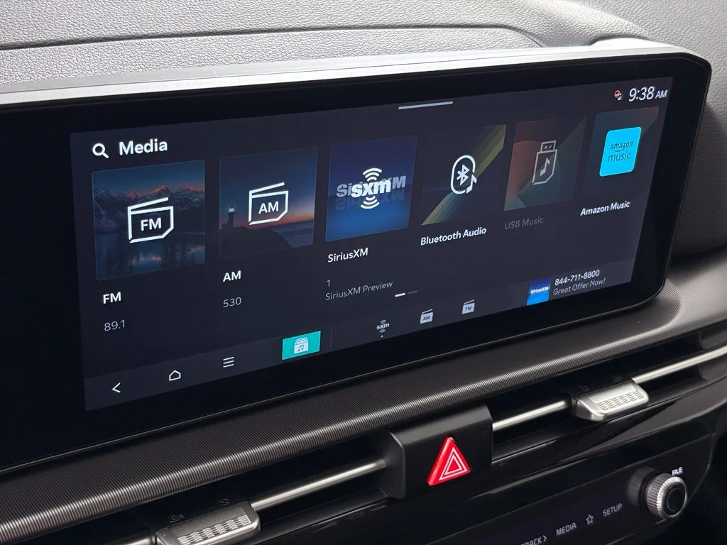 New 2027 Snow White Pearl Kia EX image 38