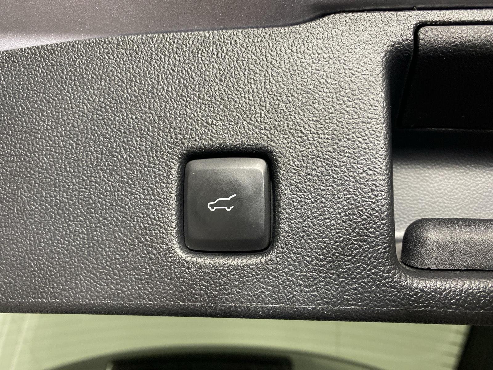 Used 2023 Iconic Silver Ford Active image 26