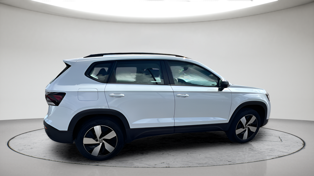 Used 2025 White Volkswagen 1.5T S image 6