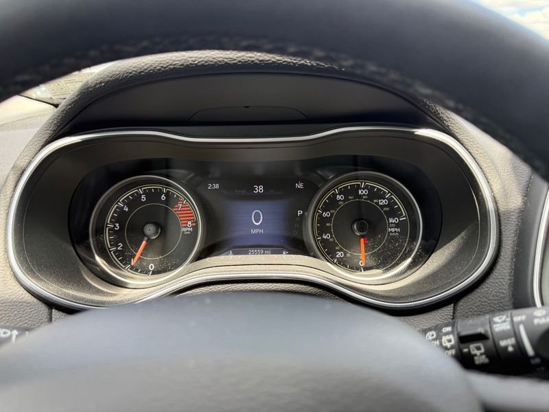 Used 2022 Silver Jeep Trailhawk image 12