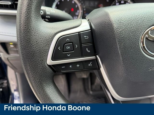 Used 2023 Blue Toyota L image 19
