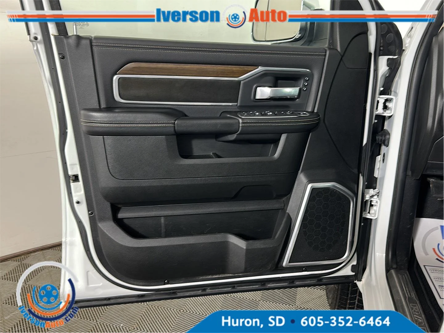 Used 2022 Bright White Clearcoat Ram Laramie image 12