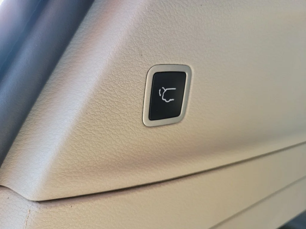 Certified Used 2022 White Chrysler Touring L image 32
