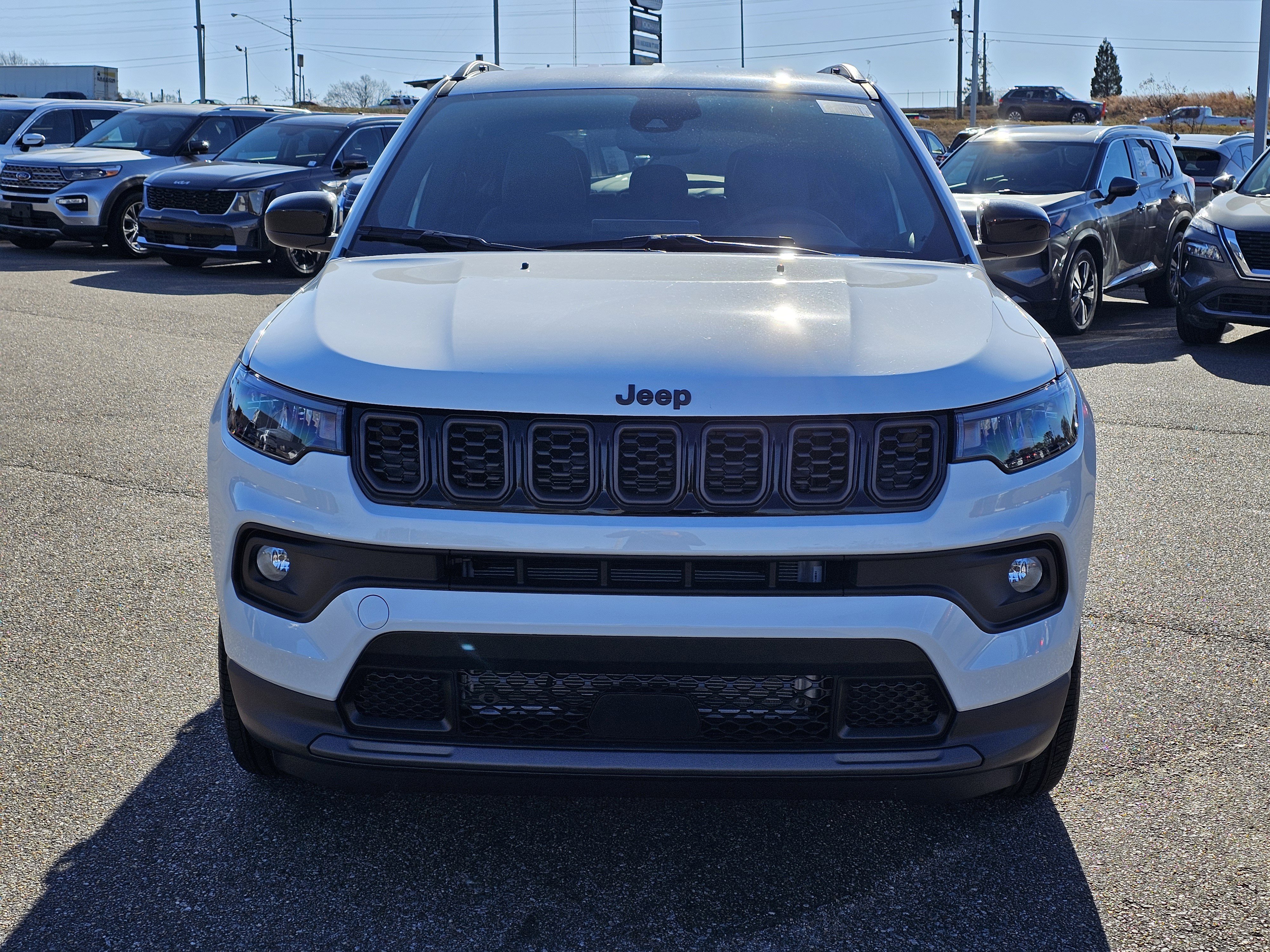 New 2026 Bright White Clearcoat Jeep Latitude Altitude image 2