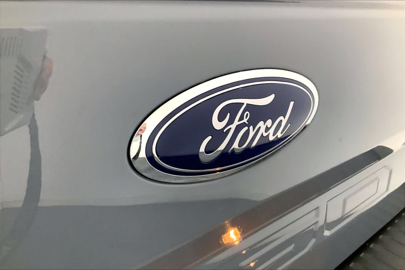 Used 2019 Abyss Gray Metallic Ford XLT image 28