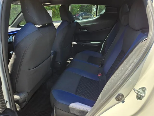 Used 2020 White Toyota XLE image 11