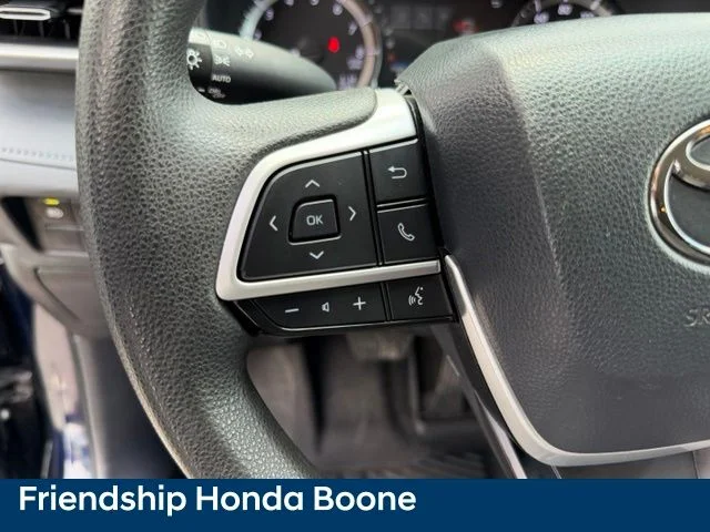Used 2023 Blue Toyota L image 19