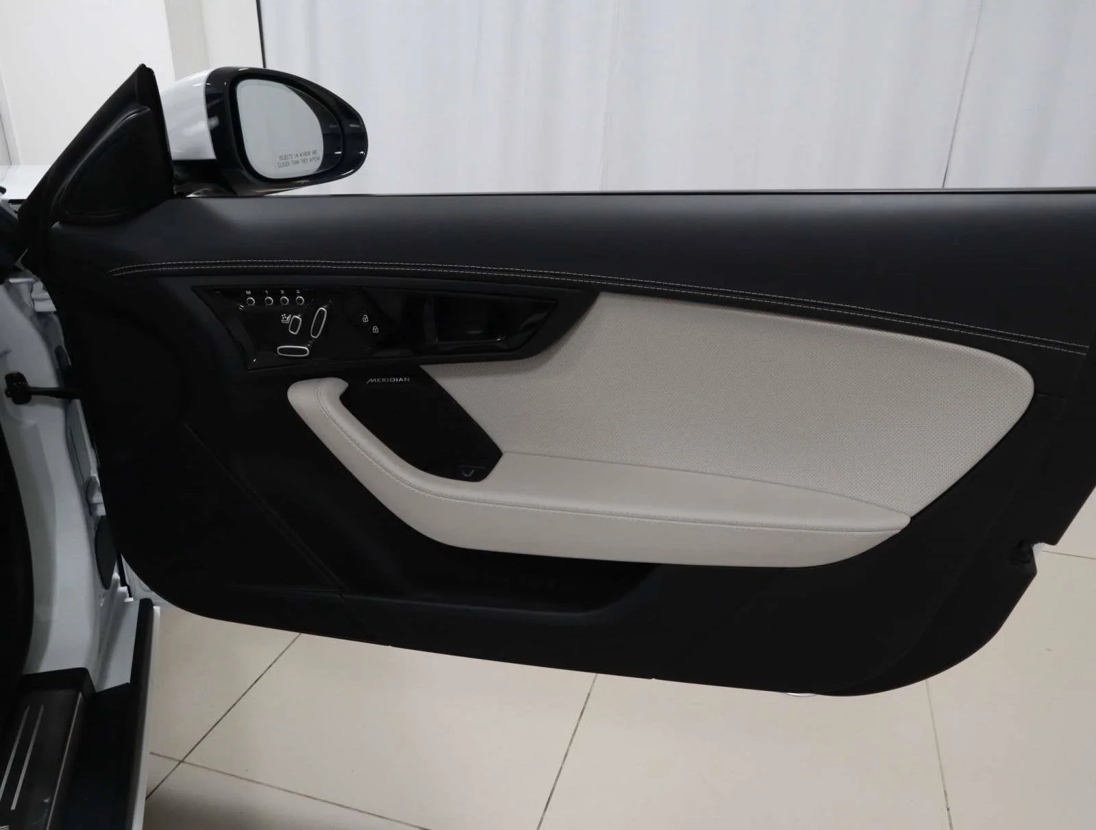 Used 2024 White Jaguar 75 image 16