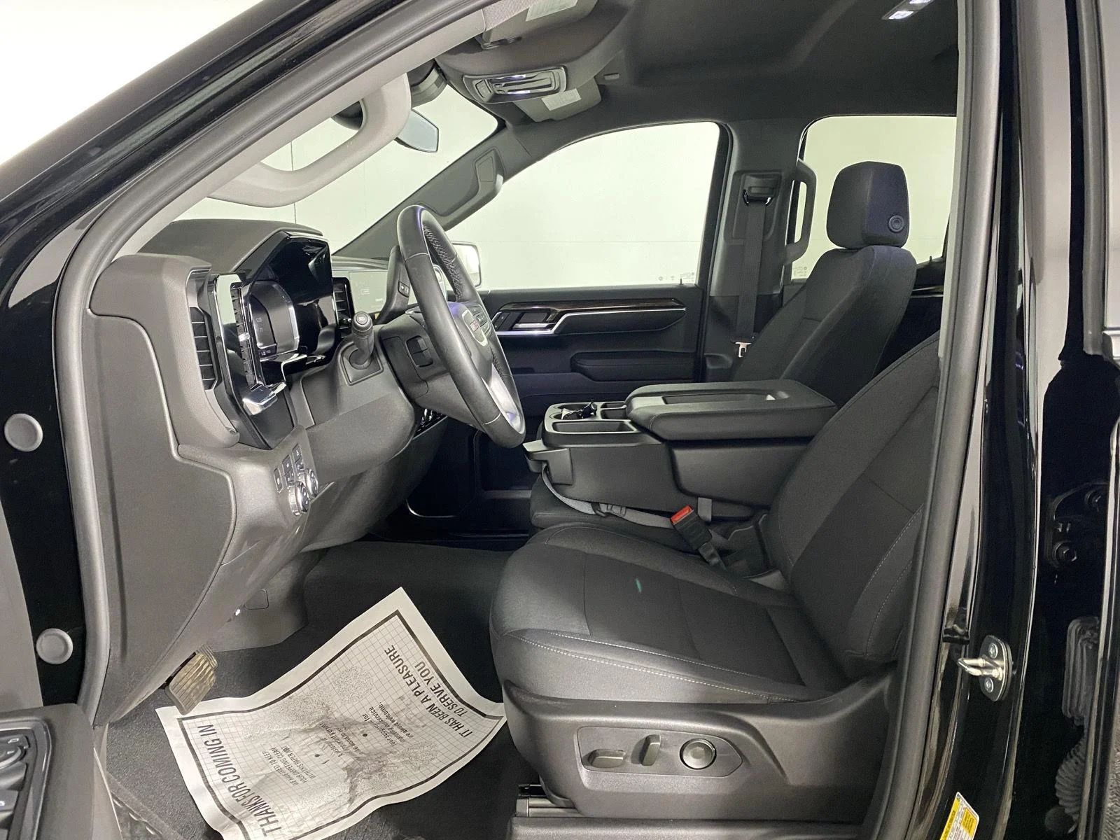 Used 2024 Onyx Black GMC Elevation image 19