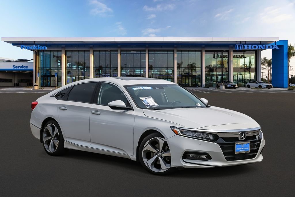 2018 Honda Accord 1.5T Touring Auto's photo