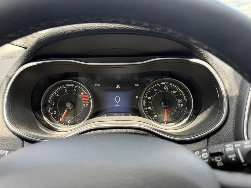 Used 2022 Silver Jeep Trailhawk image 12