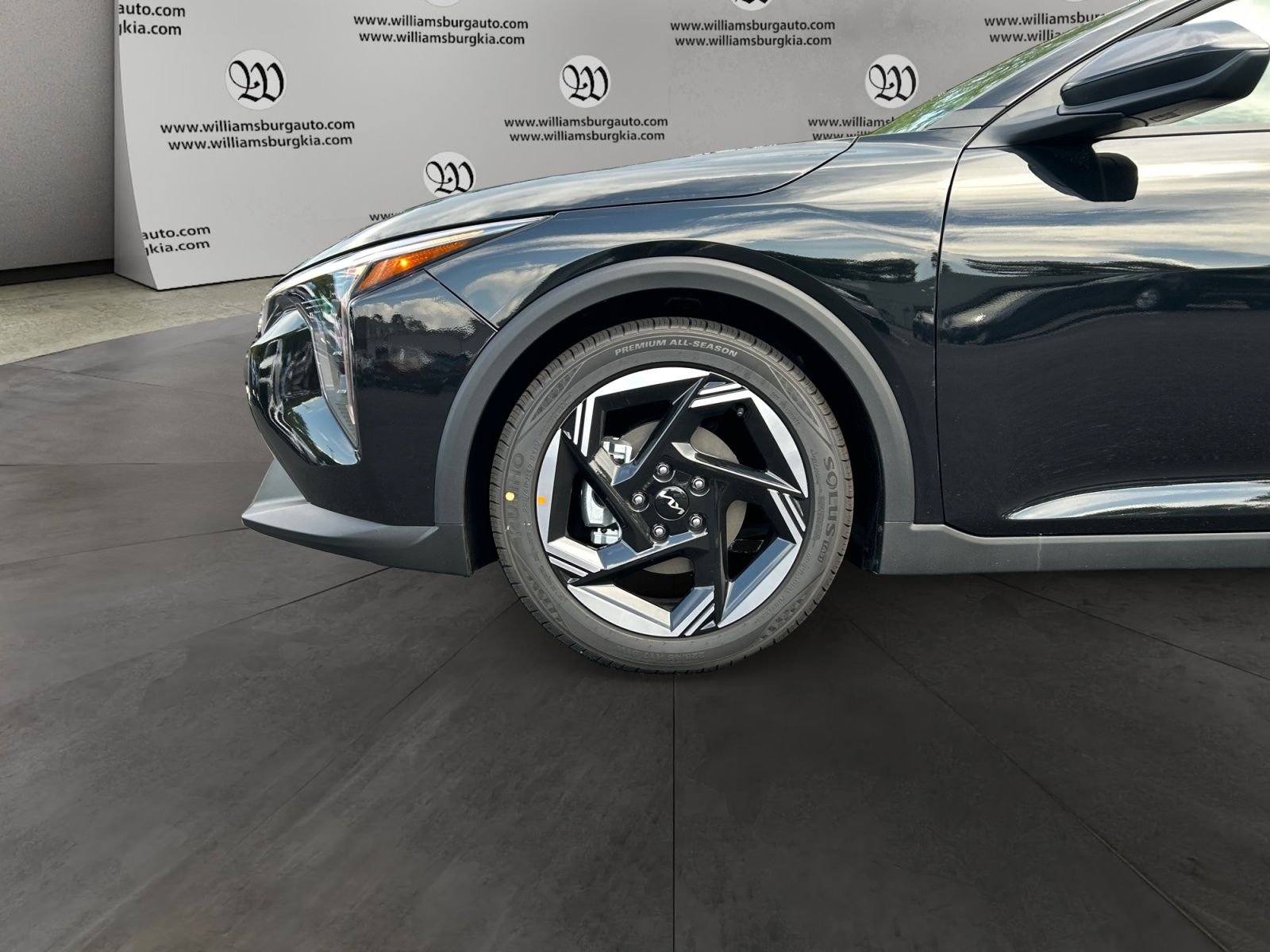 New 2026 Aurora Black Pearl Kia EX image 14