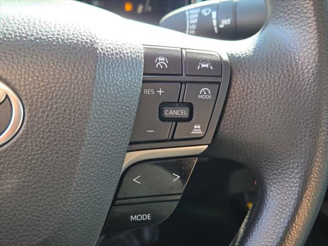 2025 Toyota Camry LE - Photo 14