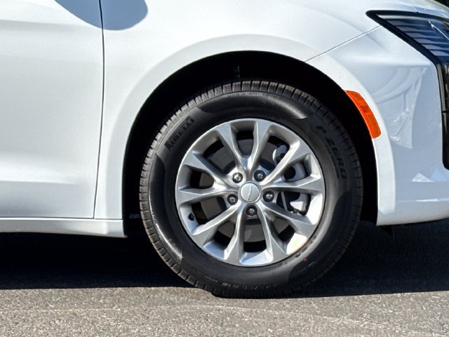 New 2027 Bright White Clear-Coat Exterior Paint Chrysler Select image 7