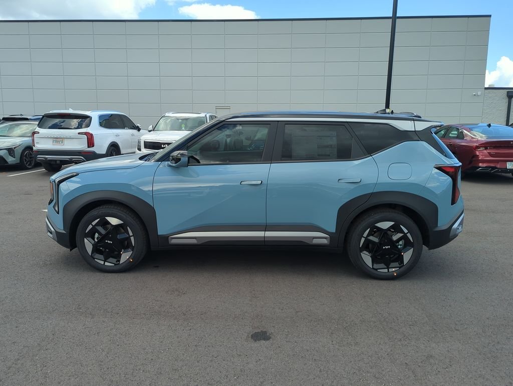 New 2027 Frost Blue / Black Roof Kia S image 4