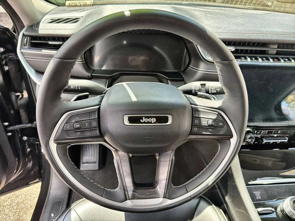 Used 2023 Brown Jeep Limited image 11